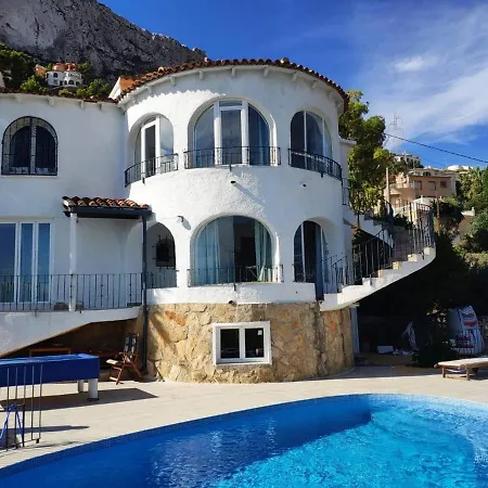 Grace,10p,seaview,pool