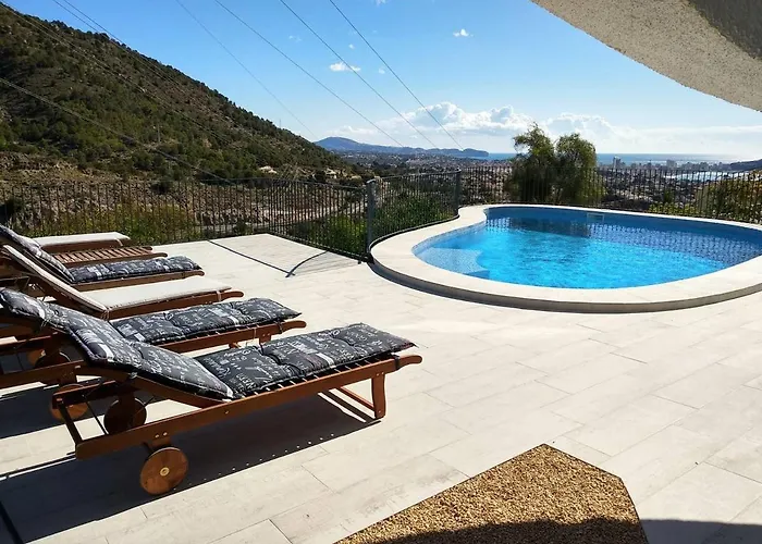 Grace,10p,seaview,pool *